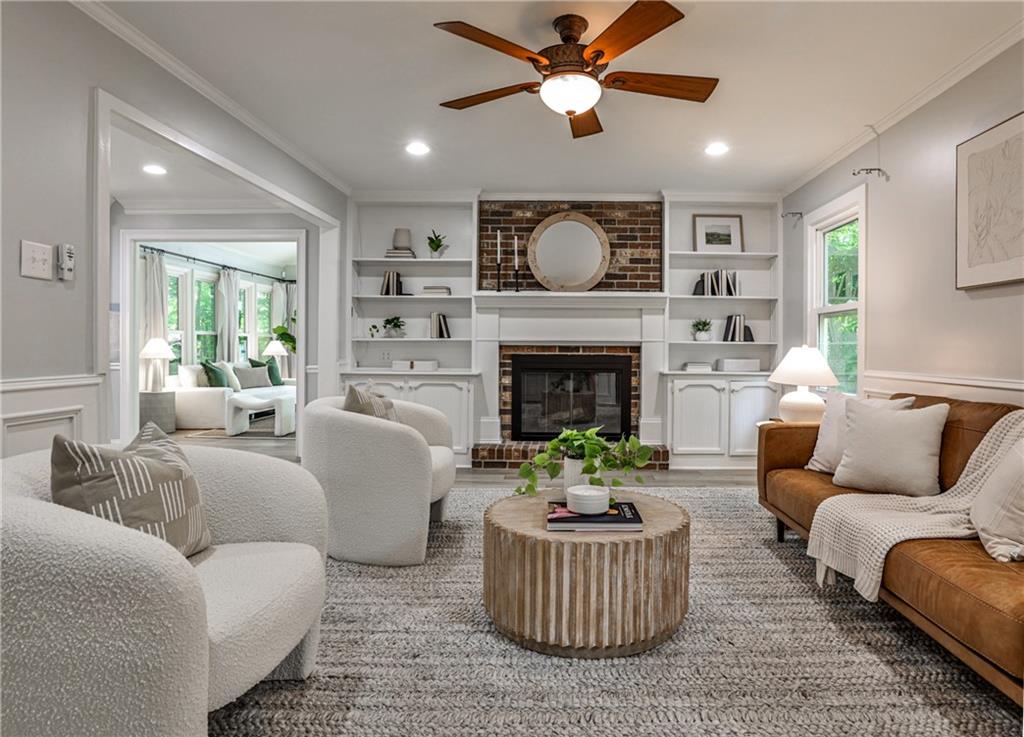 270 Hollyridge Way