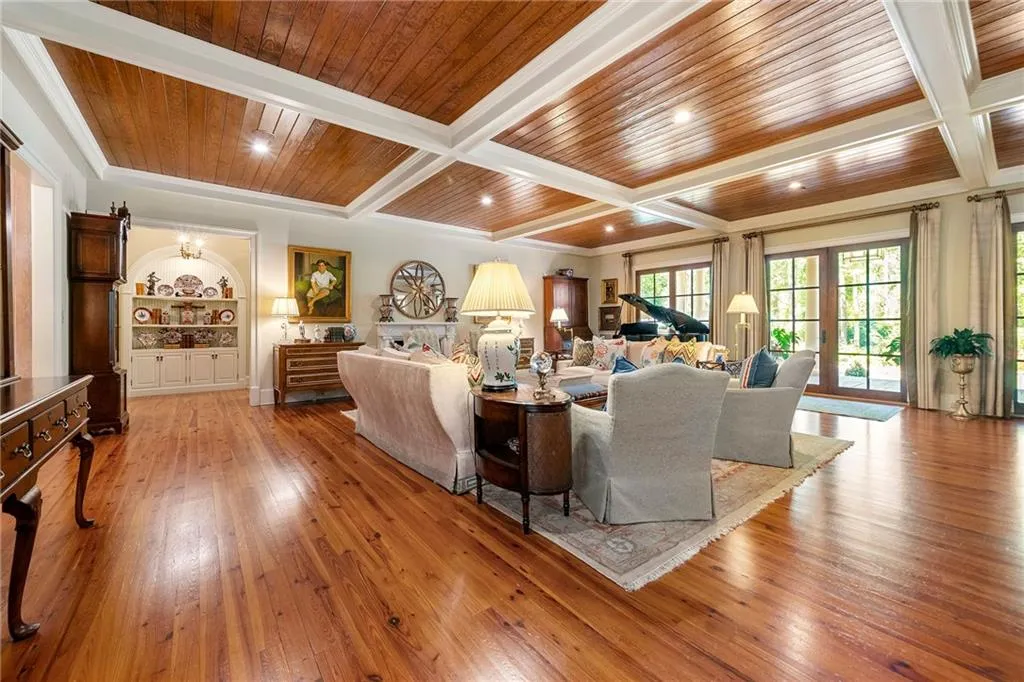 Valdosta, Georgia 31605, United States, 5 Bedrooms Bedrooms, ,7 BathroomsBathrooms,Residential,Active,59791