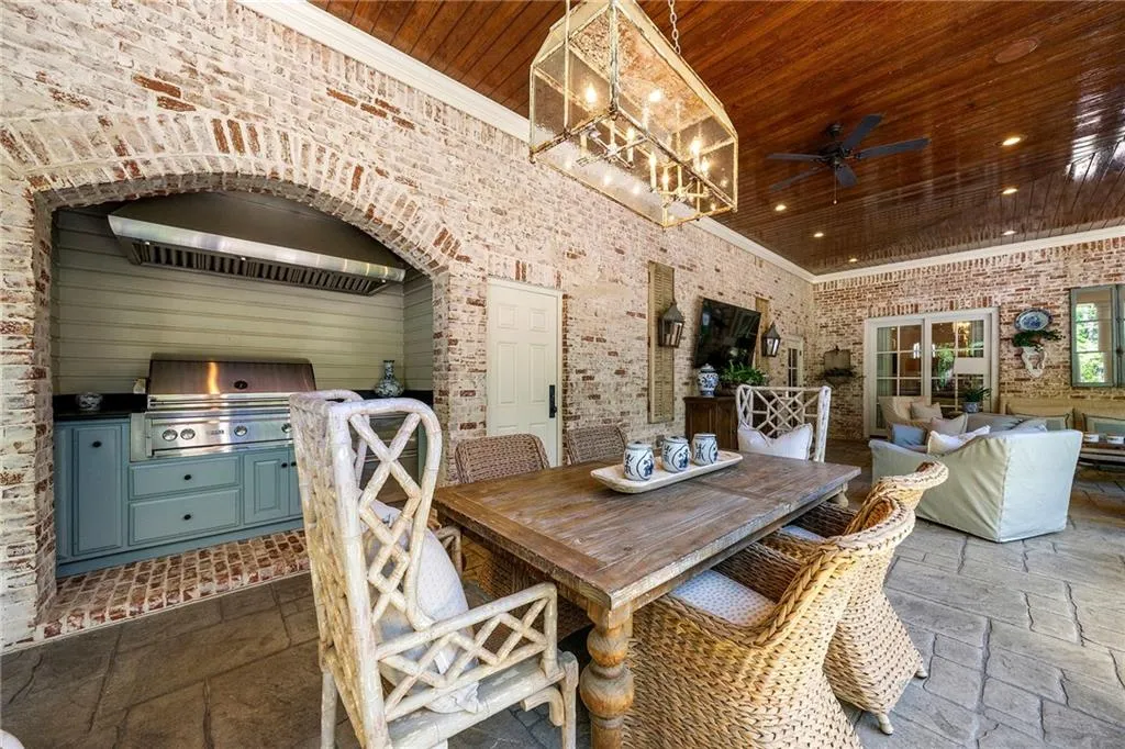 Valdosta, Georgia 31605, United States, 5 Bedrooms Bedrooms, ,7 BathroomsBathrooms,Residential,Active,59791