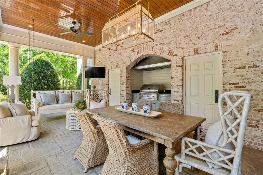 Valdosta, Georgia 31605, United States, 5 Bedrooms Bedrooms, ,7 BathroomsBathrooms,Residential,Active,59791