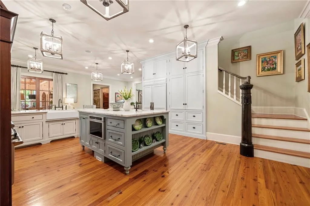 Valdosta, Georgia 31605, United States, 5 Bedrooms Bedrooms, ,7 BathroomsBathrooms,Residential,Active,59791