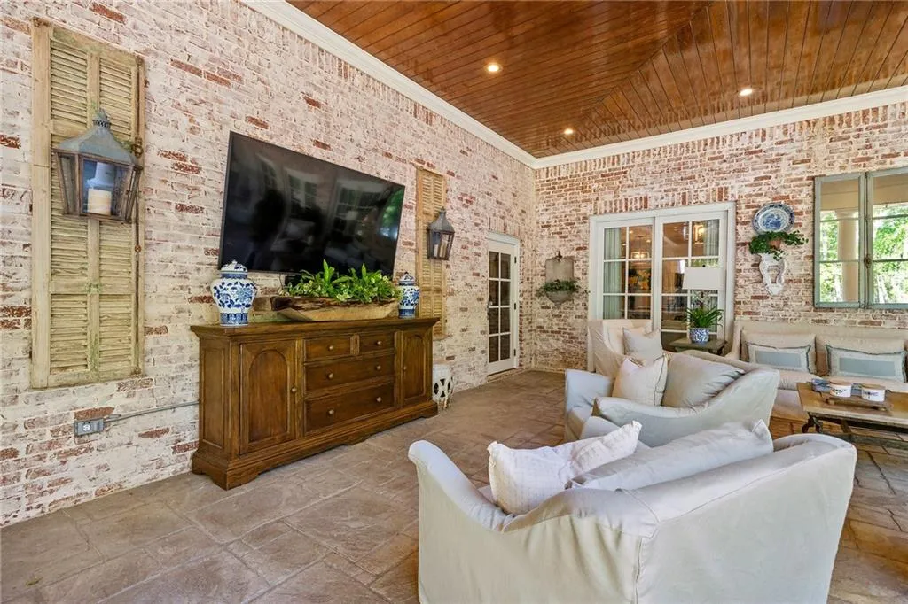 Valdosta, Georgia 31605, United States, 5 Bedrooms Bedrooms, ,7 BathroomsBathrooms,Residential,Active,59791