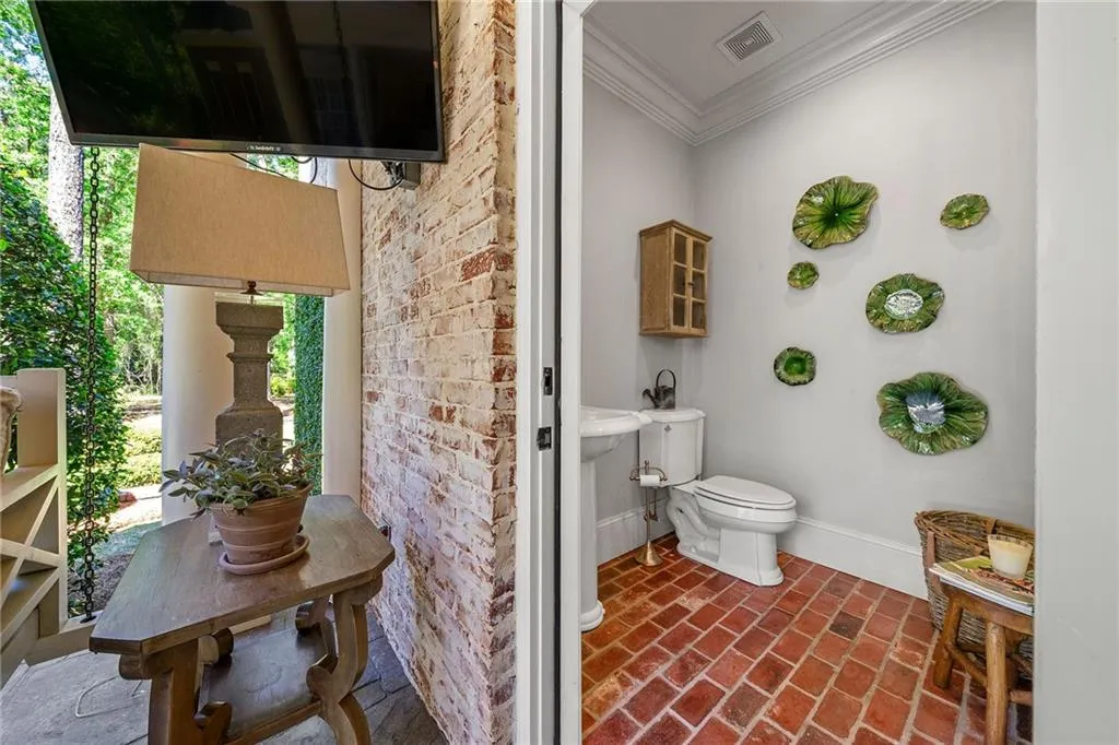 Valdosta, Georgia 31605, United States, 5 Bedrooms Bedrooms, ,7 BathroomsBathrooms,Residential,Active,59791