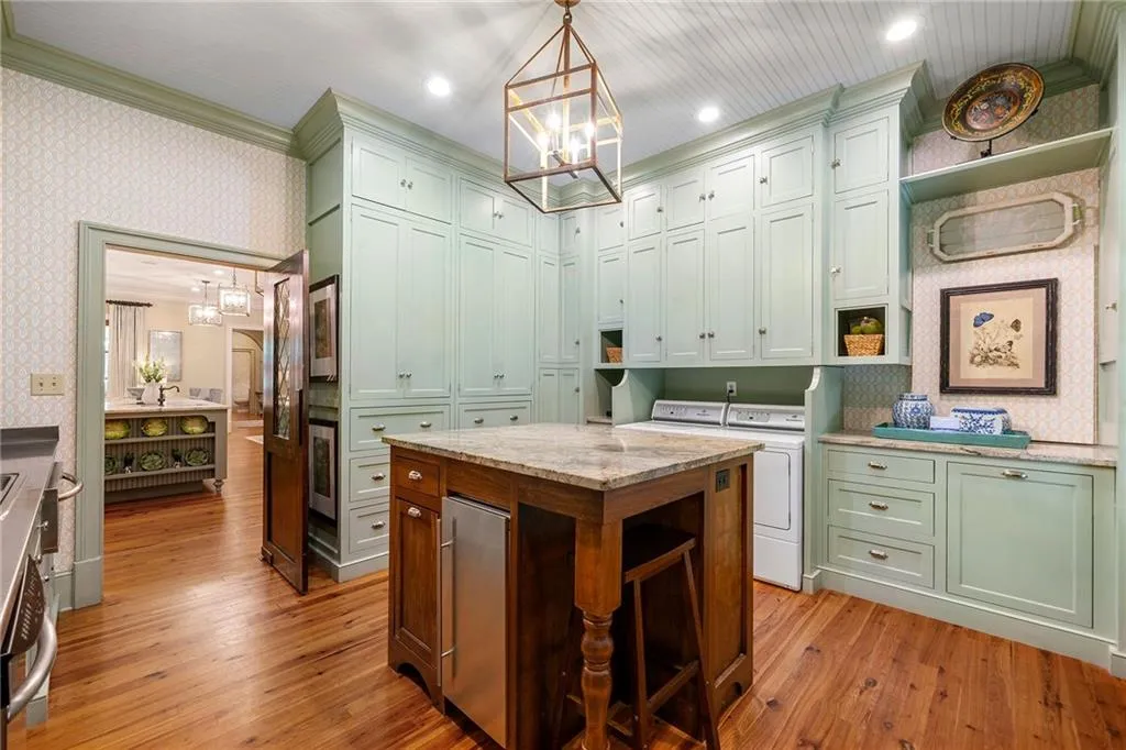 Valdosta, Georgia 31605, United States, 5 Bedrooms Bedrooms, ,7 BathroomsBathrooms,Residential,Active,59791