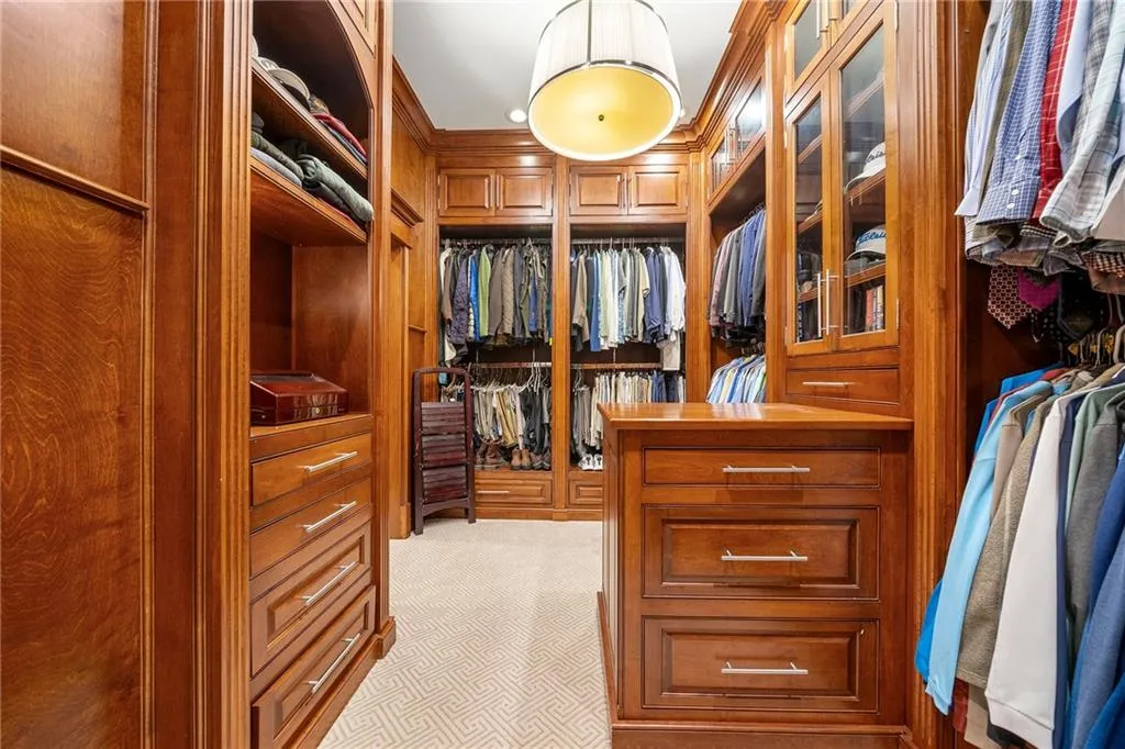 Valdosta, Georgia 31605, United States, 5 Bedrooms Bedrooms, ,7 BathroomsBathrooms,Residential,Active,59791