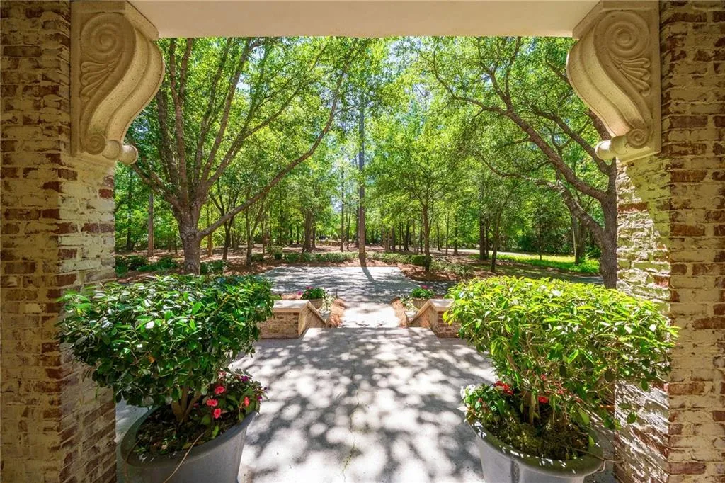 Valdosta, Georgia 31605, United States, 5 Bedrooms Bedrooms, ,7 BathroomsBathrooms,Residential,Active,59791