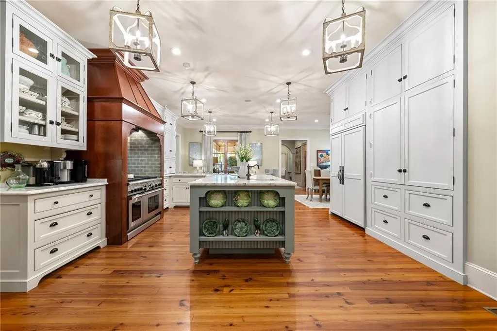 Valdosta, Georgia 31605, United States, 5 Bedrooms Bedrooms, ,7 BathroomsBathrooms,Residential,Active,59791