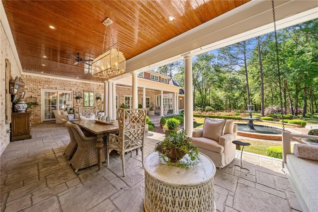 Valdosta, Georgia 31605, United States, 5 Bedrooms Bedrooms, ,7 BathroomsBathrooms,Residential,Active,59791