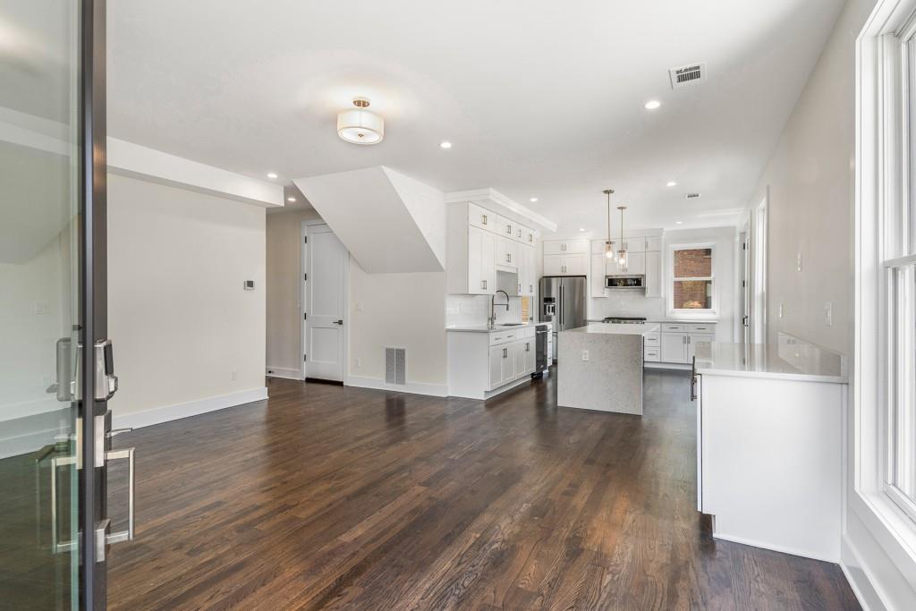 564 Parkway Drive NE 3