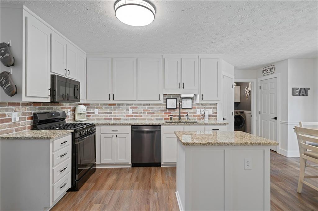 3180 Victoria Ridge Court