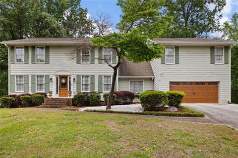 Homes For Sale - 4544 Queen Anne Court<br/> Cobb County, Mableton, GA 30126