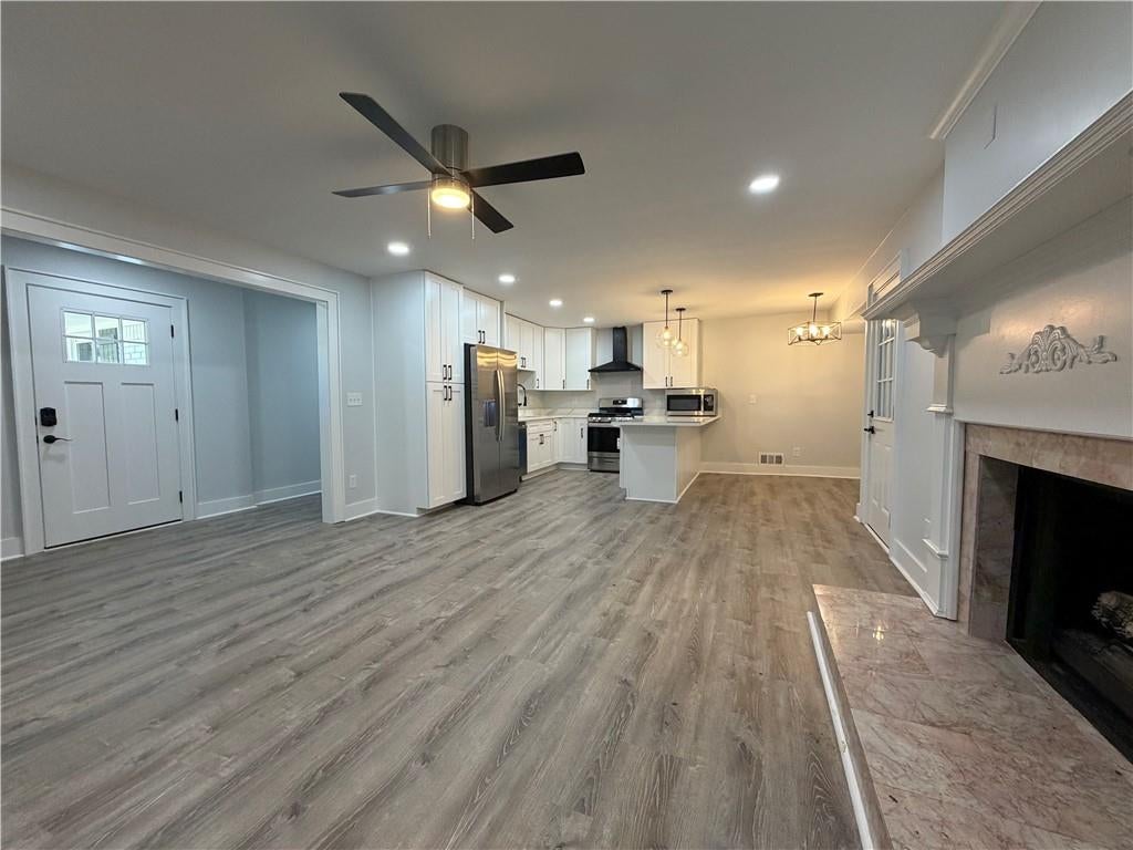 1617 W Kellogg Circle