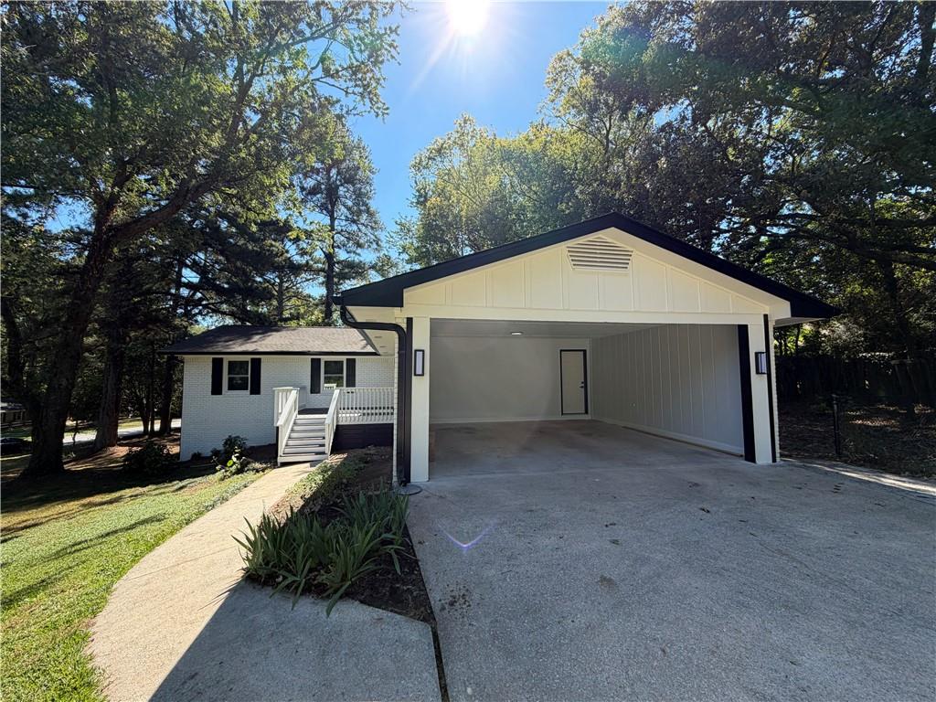 1617 W Kellogg Circle