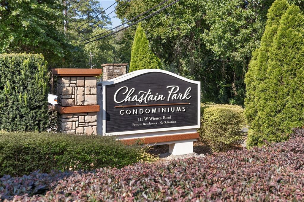 Photo of 2054 Chastain Park Court NE, Atlanta, GA 30342 (MLS # 7841033)