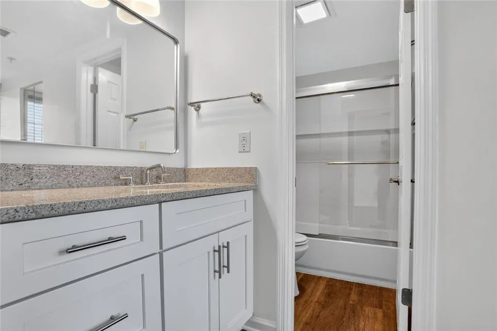 Atlanta, Georgia 30309, United States, 2 Bedrooms Bedrooms, ,2 BathroomsBathrooms,Residential,Active,224892