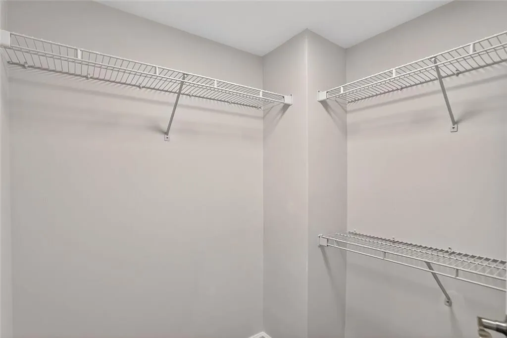 Atlanta, Georgia 30309, United States, 2 Bedrooms Bedrooms, ,2 BathroomsBathrooms,Residential,Active,224892