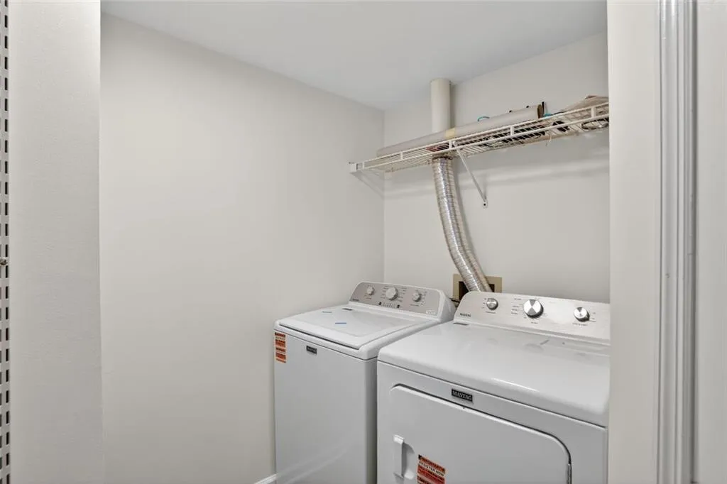 Atlanta, Georgia 30309, United States, 2 Bedrooms Bedrooms, ,2 BathroomsBathrooms,Residential,Active,224892