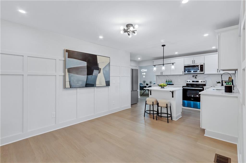2254 Glendale Drive