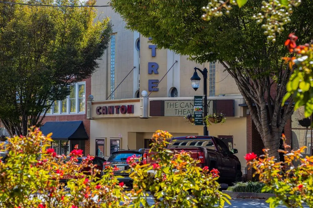 Canton, Georgia 30114, United States, 4 Bedrooms Bedrooms, ,4 BathroomsBathrooms,Residential,Pending,3379