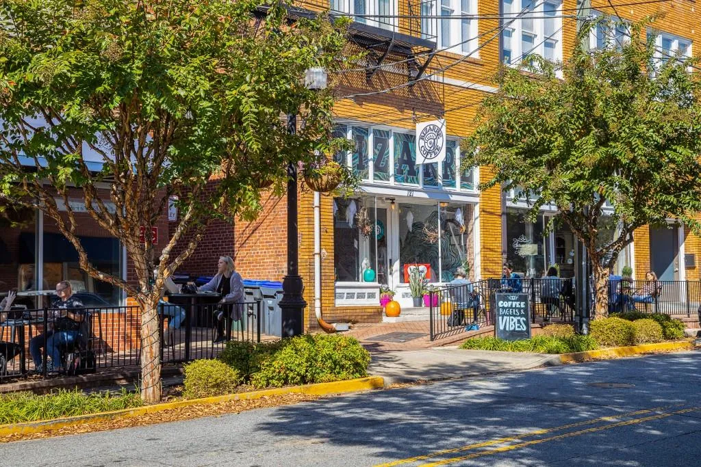 Canton, Georgia 30114, United States, 4 Bedrooms Bedrooms, ,4 BathroomsBathrooms,Residential,Pending,3379