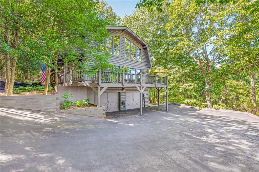 81 Ahaluna Place