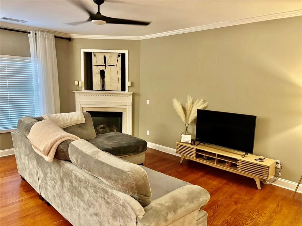 GLENMOOR - Residential Lease