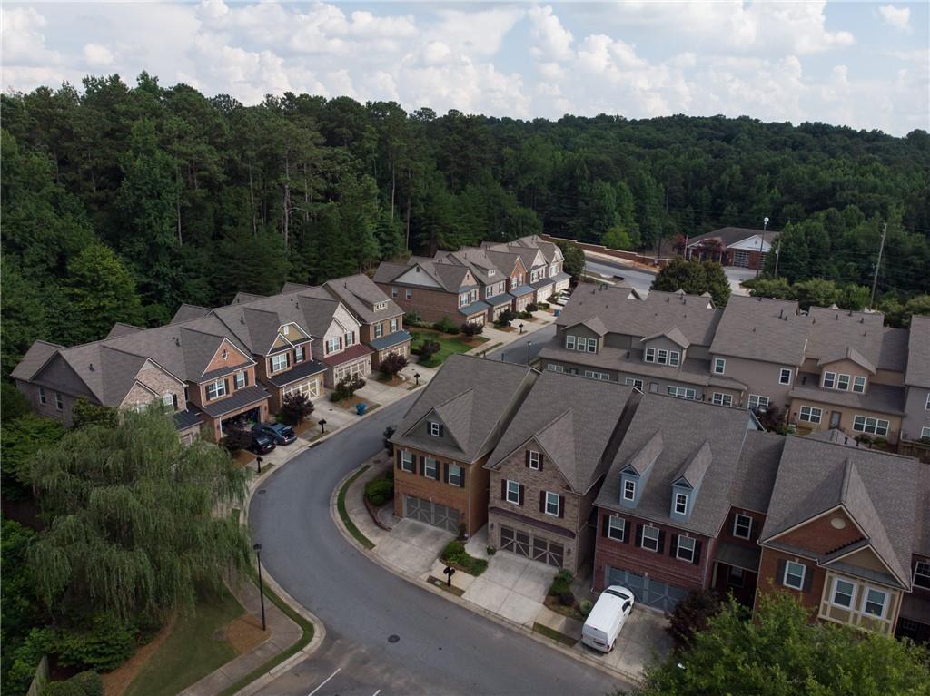 GLENMOOR - Residential Lease