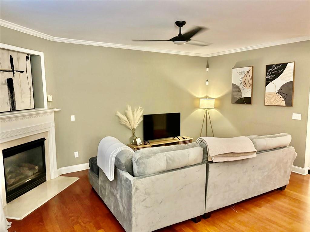 GLENMOOR - Residential Lease