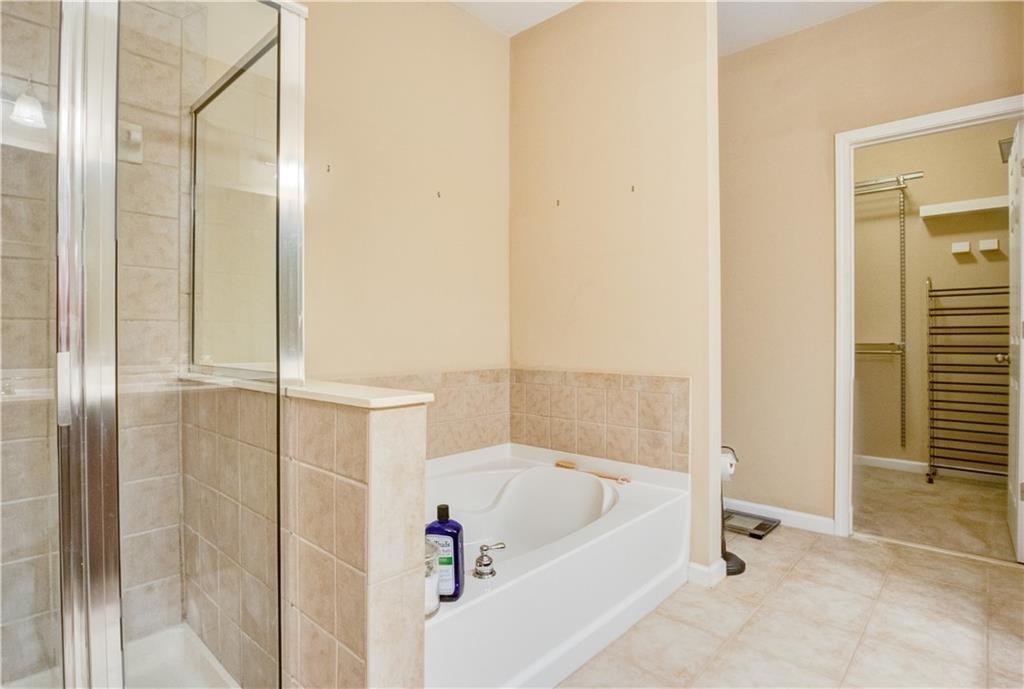 GLENMOOR - Residential Lease