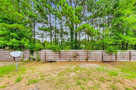 A home in Fairburn