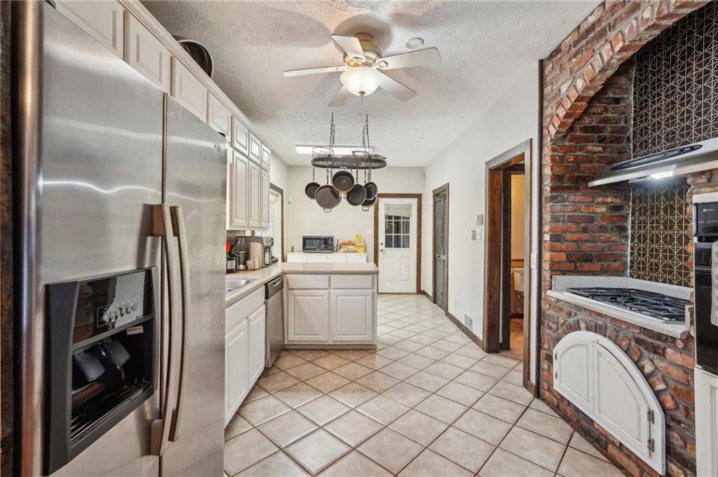130 Thornton Drive, Fayetteville, Georgia image 16