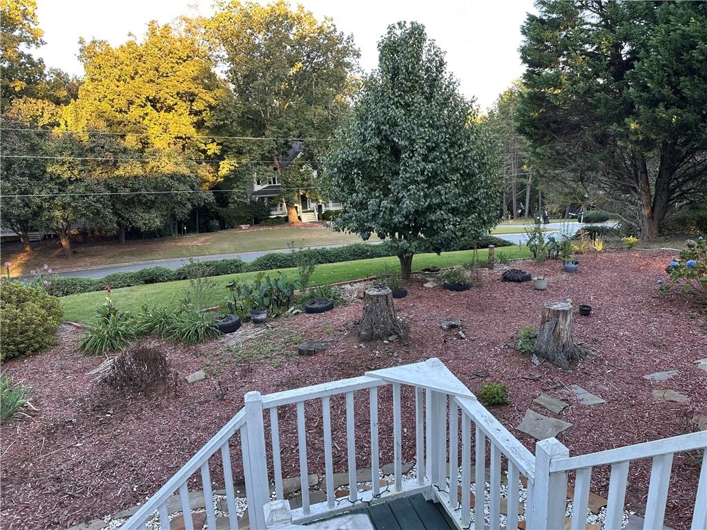 6055 Golden Landing