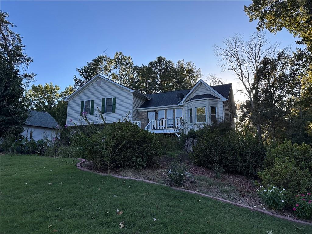 6055 Golden Landing