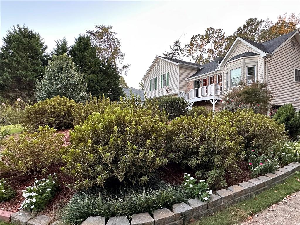 6055 Golden Landing