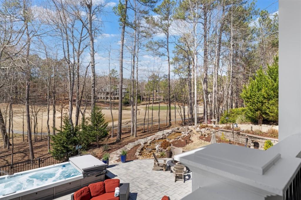 78 CUTHBERT LN NE