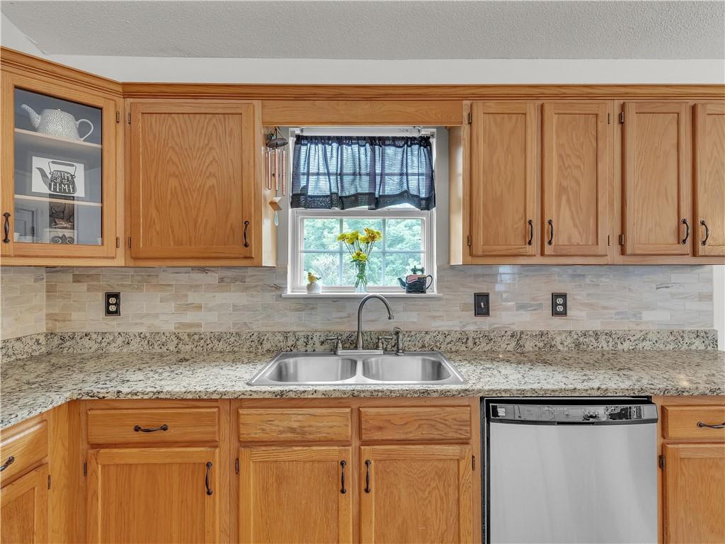 221 Wildwood Circle, Calhoun, Georgia image 13