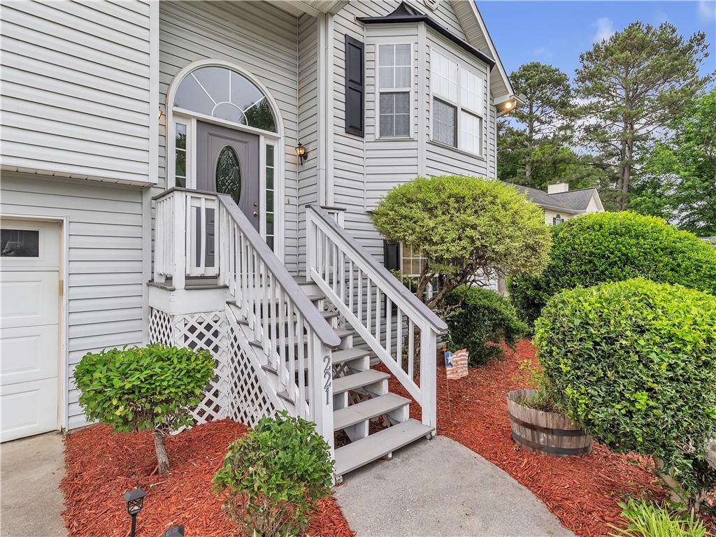221 Wildwood Circle, Calhoun, Georgia image 2