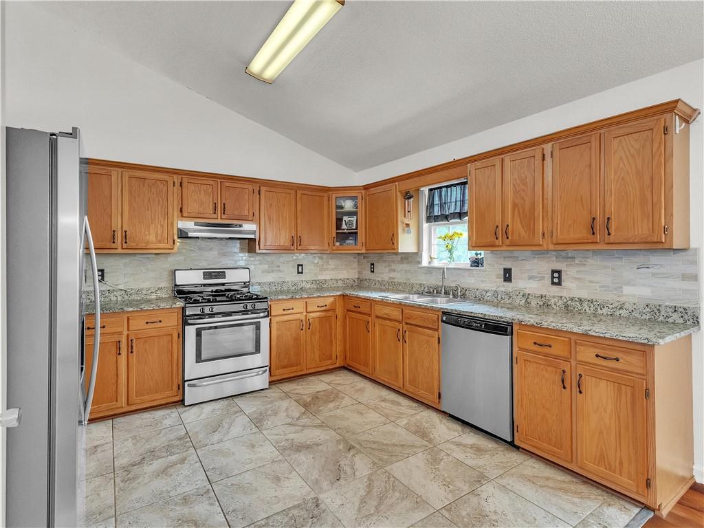 221 Wildwood Circle, Calhoun, Georgia image 11