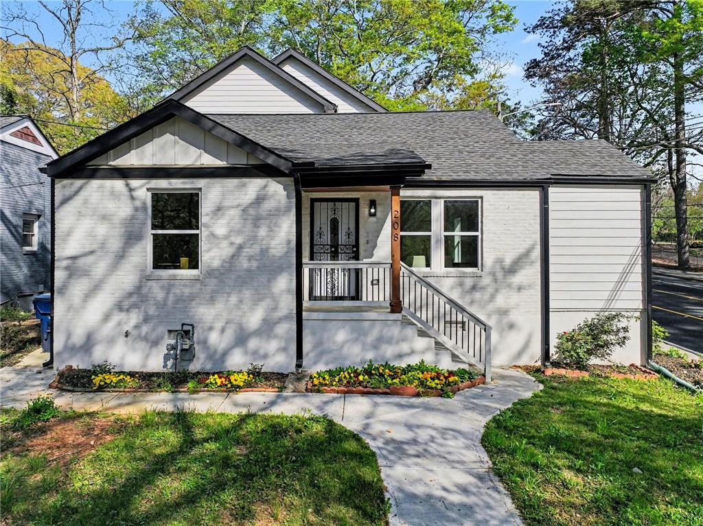 208 Watson Circle SE