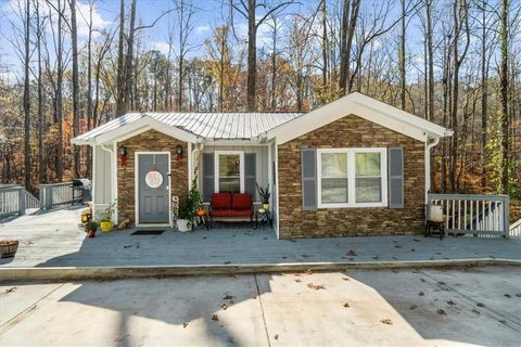 A home in Dawsonville