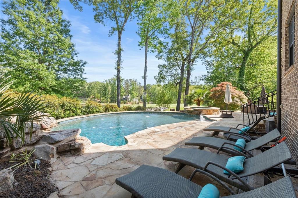 271 Pine Valley Drive SE