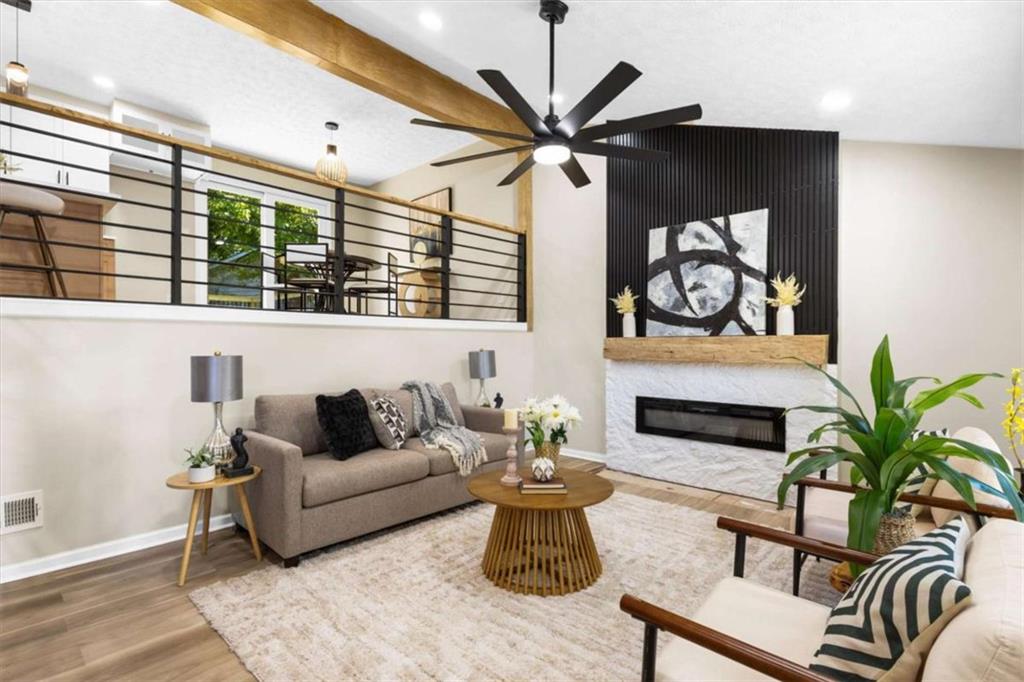 3403 Hidden Ln