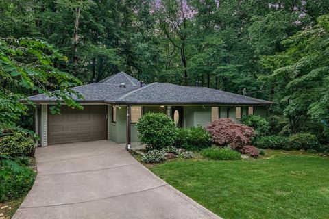2786 Overlook Drive Atlanta GA 30345