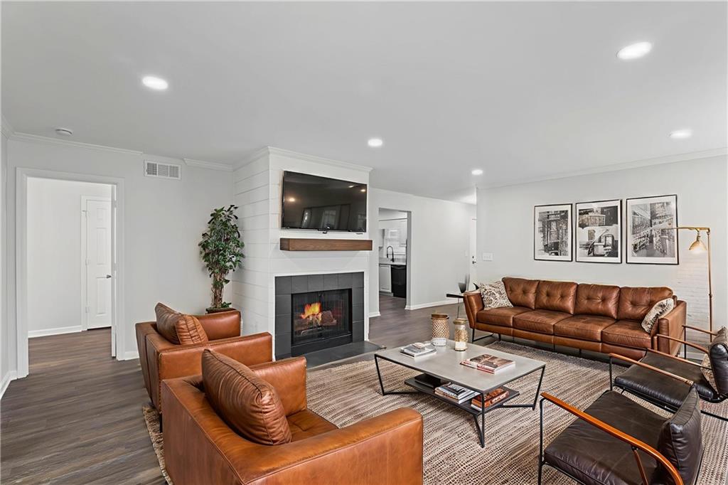 Priced to sell and ready for you! Welcome to Hampton Arbors, where this rare end-unit 2BR/2BA condo with a bonus room combines fresh renovations, unbeatable location, and a hard-to-find investment opportunity. One of the very few condos in the community eligible for immediate leasing, this home even comes with a guaranteed lease in place—making it a standout choice for both homeowners and savvy investors.
Step inside and you’ll love the over $35,000 in 2025 upgrades, including brand-new LVP flooring, freshly smoothed and painted ceilings with recessed lighting, granite countertops throughout, and a beautifully reimagined owner’s suite featuring a custom walk-in shower. The smart split-bedroom layout gives everyone space, while the bonus room offers the perfect spot for a home office, dining nook, or flex space. Street-level entry makes coming and going a breeze—especially for families and guests.
Location? It doesn’t get much better. Stroll to nearby shopping, restaurants, and groceries, or hop in the car for a quick drive to downtown Duluth, Johns Creek, or Suwanee. Everyday conveniences like Kroger, Starbucks, Chick-fil-A, and Northside Duluth Hospital are just minutes away, with easy access to Peachtree Industrial Blvd and Chattahoochee River parks.
All of this in a gated, amenity-rich community offering a pool, tennis courts, fitness center, and plenty of green space and walking trails. Whether you’re ready to move in and enjoy or take advantage of its income-producing potential, this condo is an opportunity you don’t want to miss.
Schedule your tour today and see why this one won’t last long!