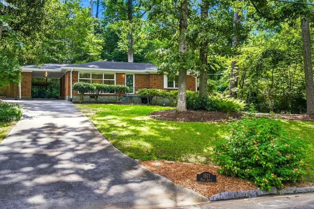 1571 Fama Drive NE