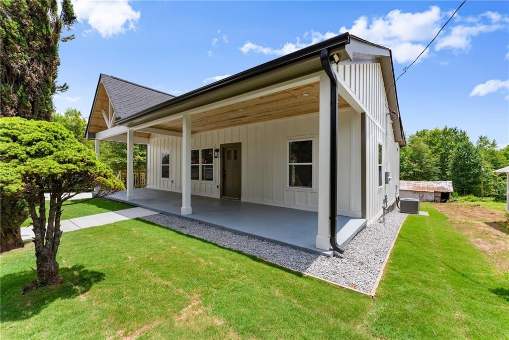 130 E Railroad Avenue