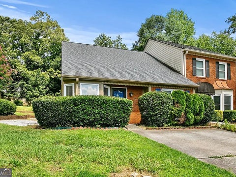 Townhouse For Rent - 1140 Magnolia Way<br/> Smyrna, GA 30082