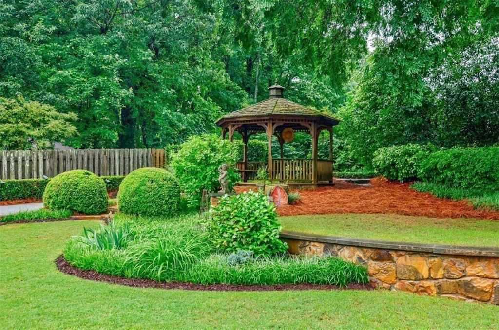 5318 Brooke Farm Drive, Dunwoody, Georgia image 11