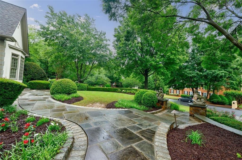 5318 Brooke Farm Drive, Dunwoody, Georgia image 6