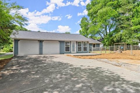 A home in Powder Springs